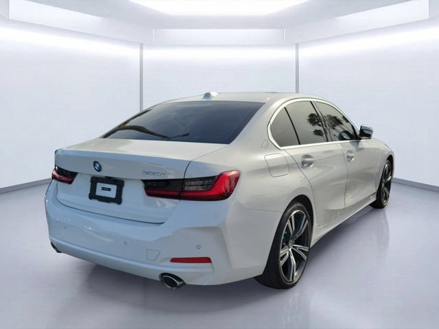 Used 2024 BMW 330i Sedan w/ Convenience Package RWD image 4
