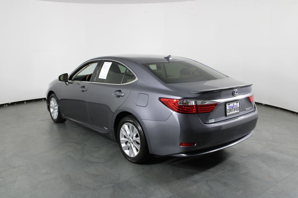 Used 2014 Lexus ES 300h w/ Luxury Package w/Bamboo Trim image 3