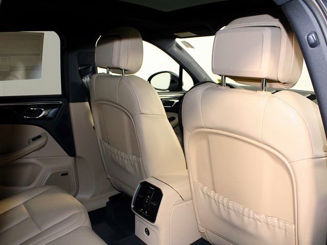 New 2026 Porsche Macan image 24
