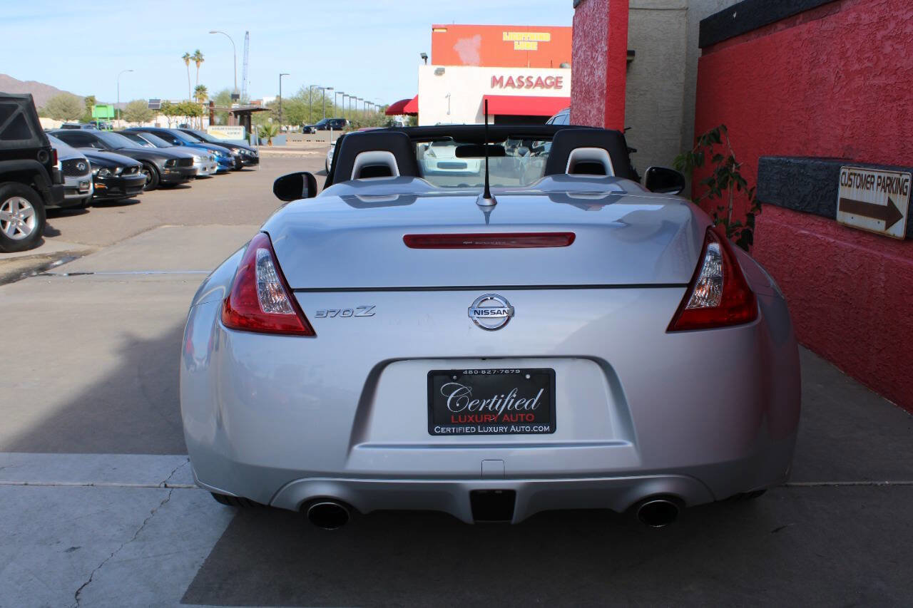 Used 2012 Nissan 370Z Roadster 2dr Convertible image 3