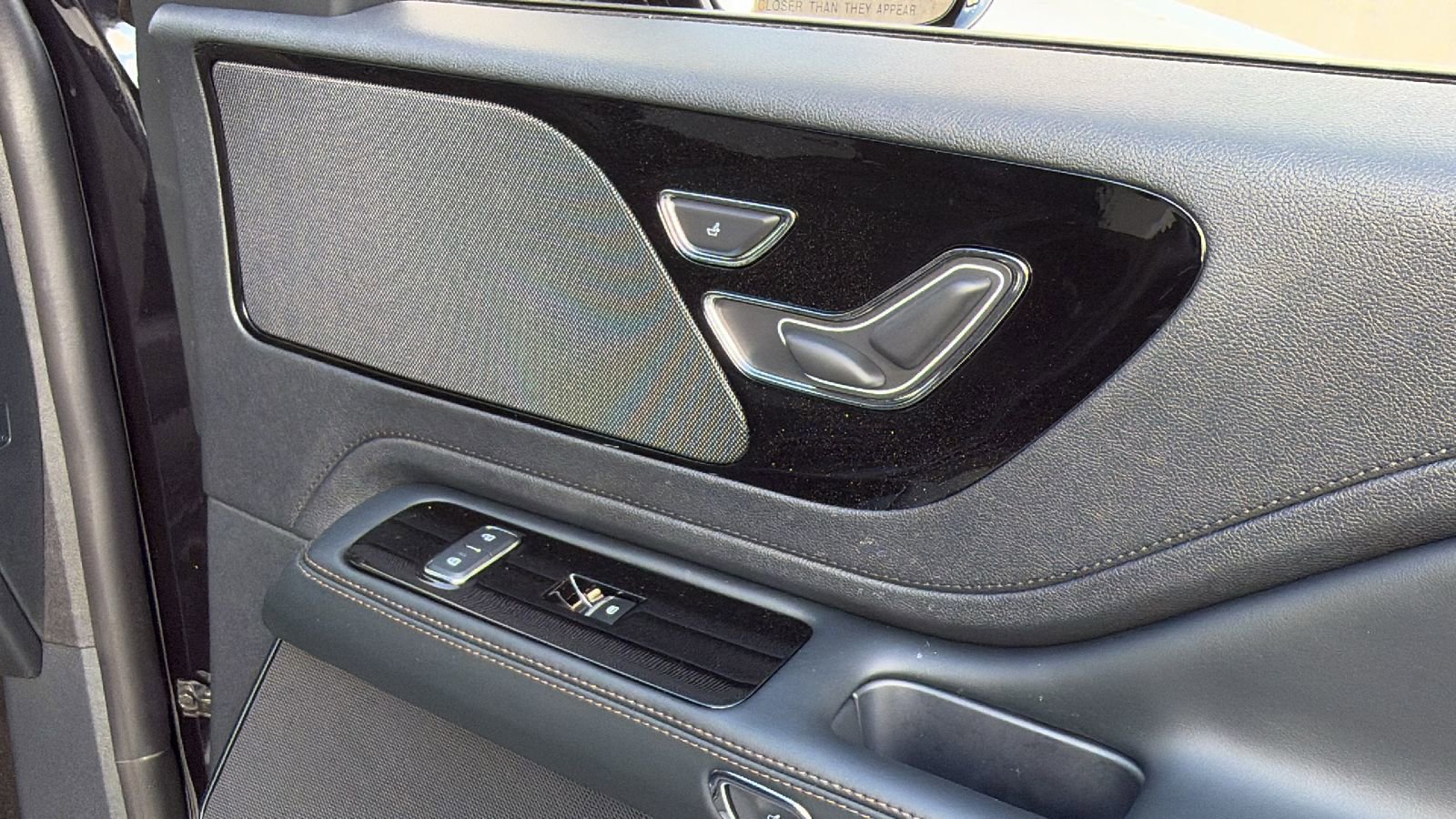 New 2026 Lincoln Aviator AWD image 9