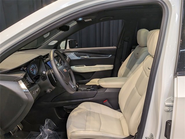 Used 2024 Cadillac XT6 Sport w/ Technology Package image 5