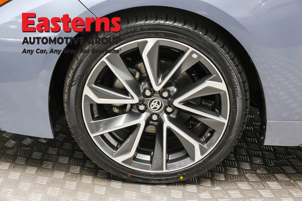 Used 2021 Toyota Corolla SE w/ SE Premium Package FWD image 32