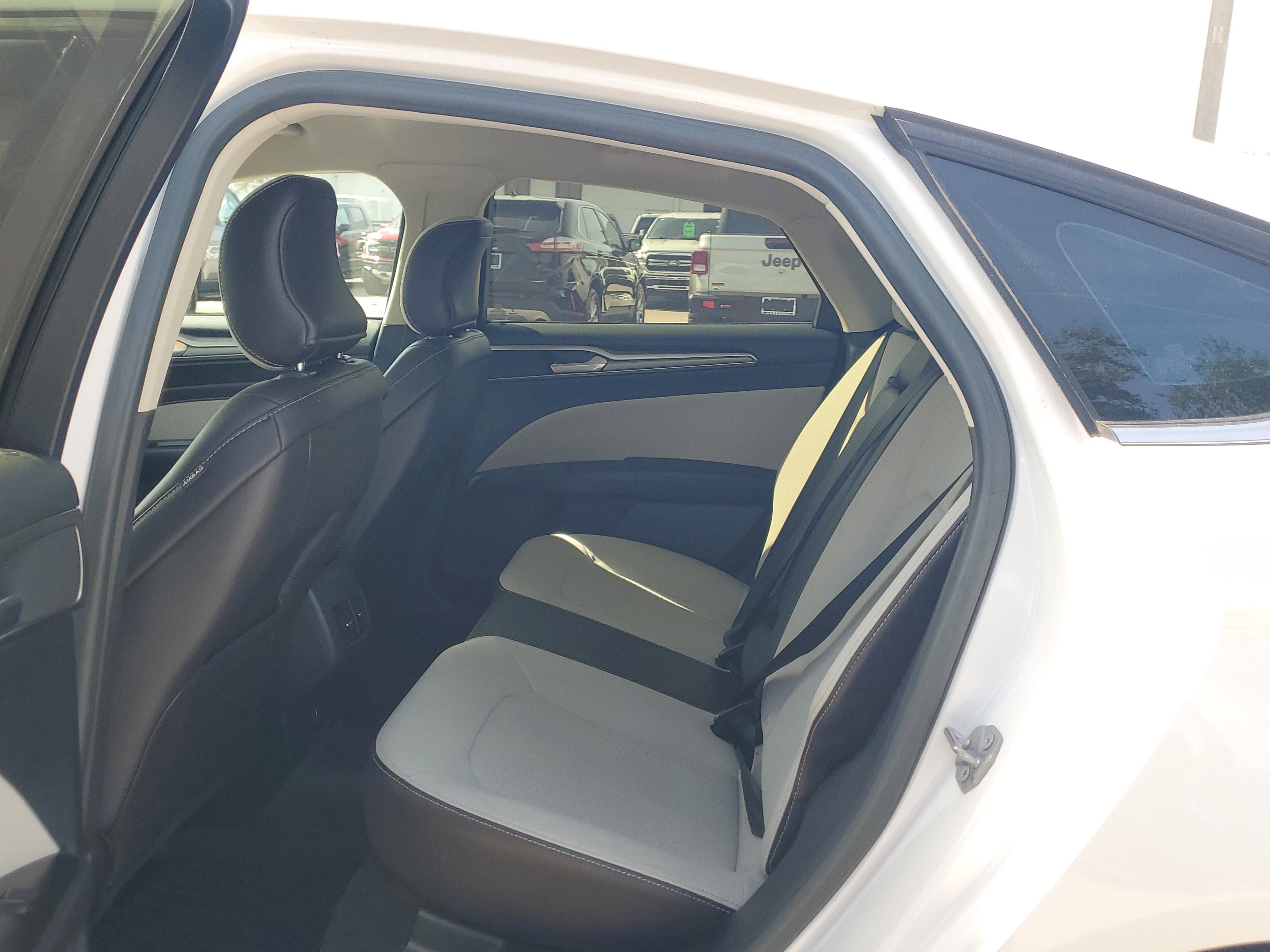 Used 2019 Ford Fusion SE w/ Equipment Group 151A image 13