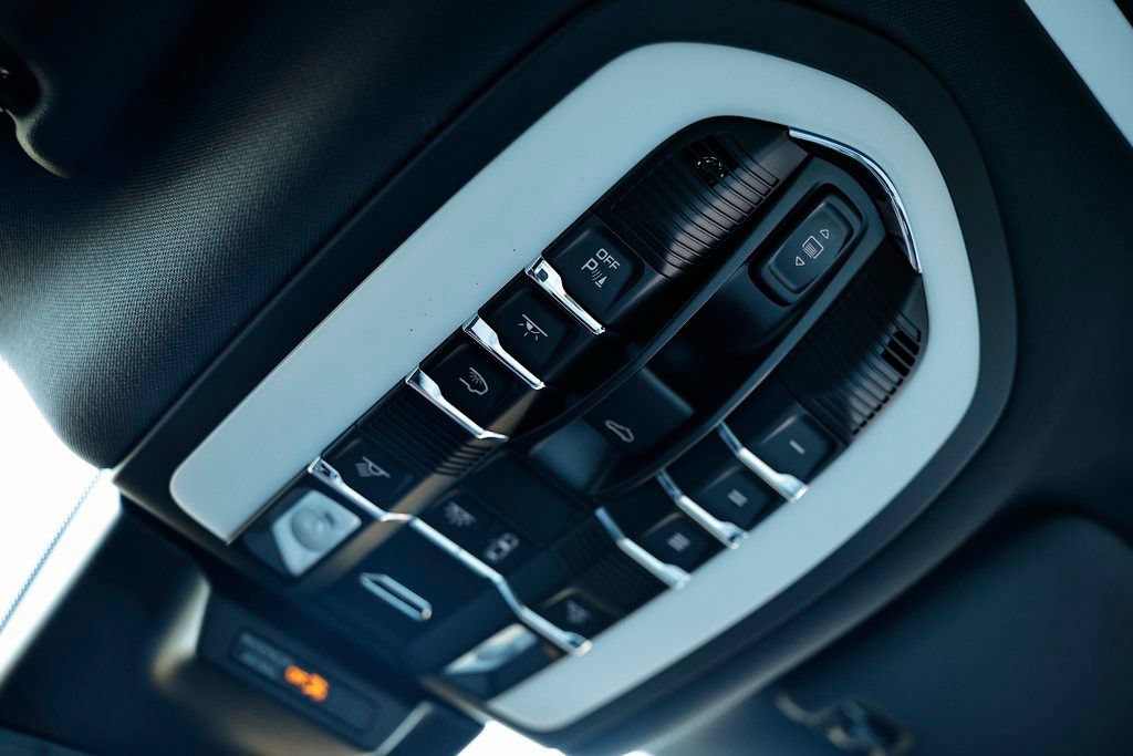 New 2026 Porsche Macan AWD/4WD image 41