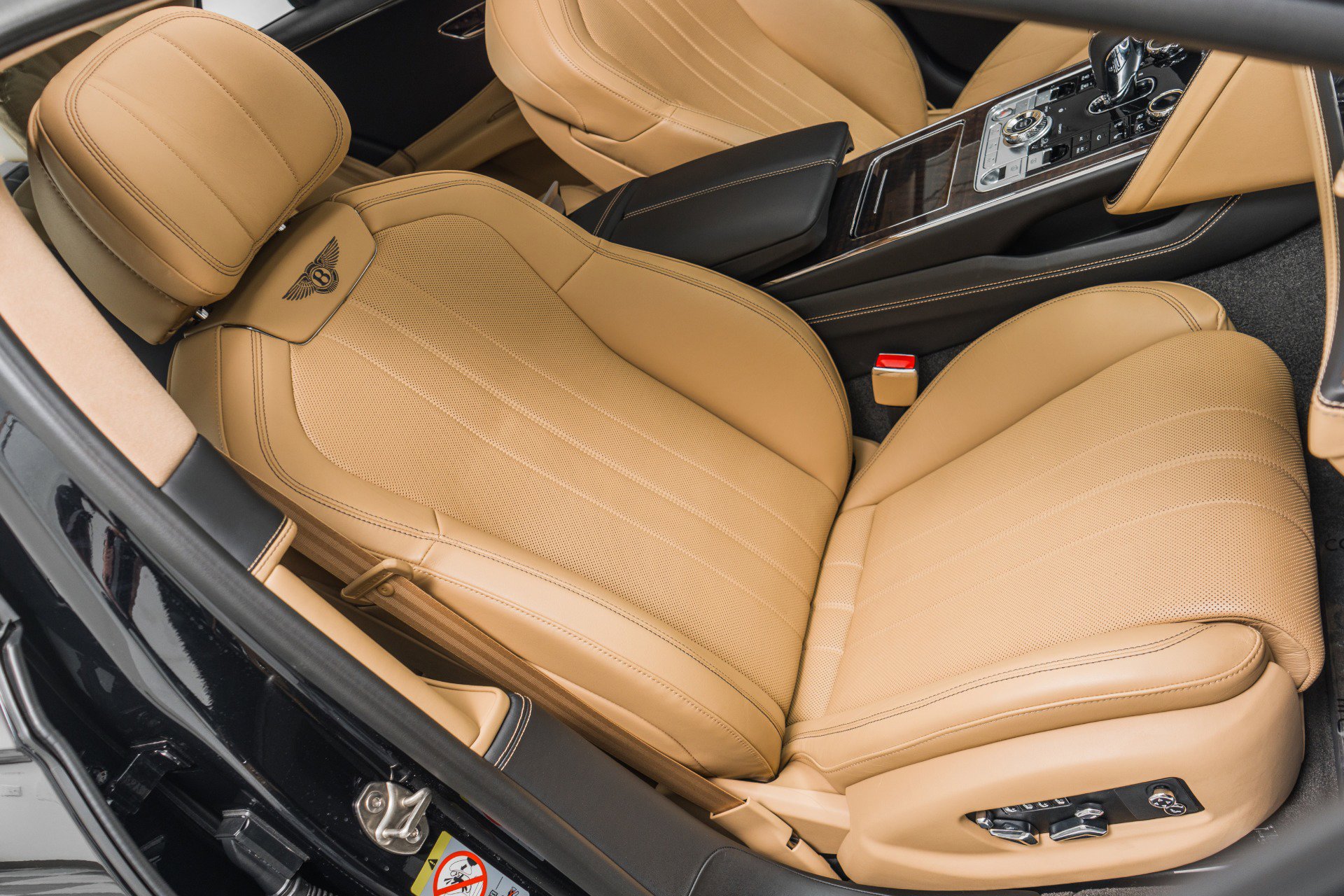 Used 2023 Bentley Flying Spur Plug-In Hybrid image 25