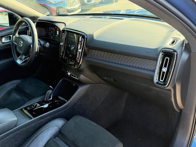 Used 2020 Volvo XC40 T5 R-Design AWD/4WD image 19