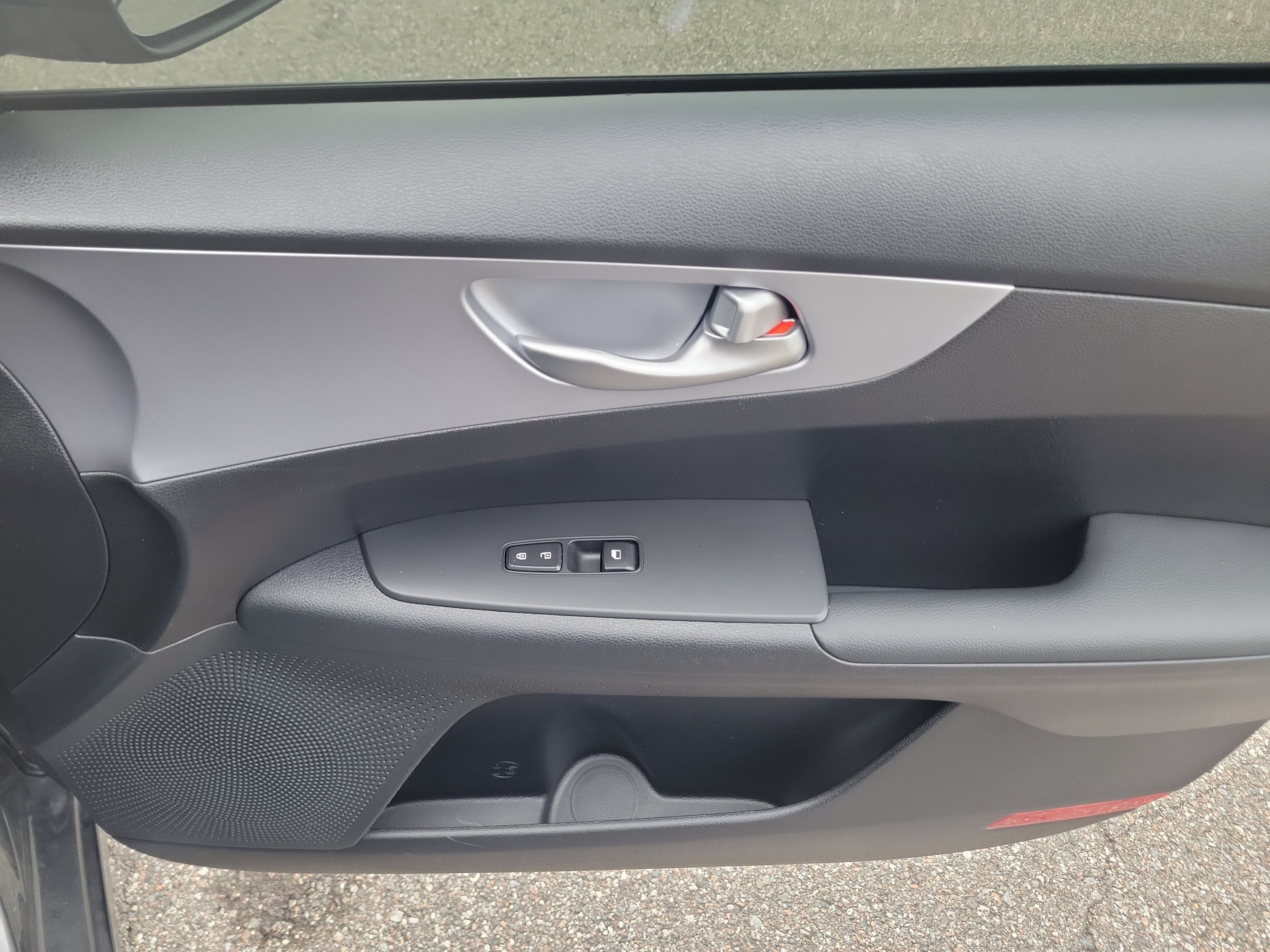 Certified 2024 Kia Forte LXS FWD image 10