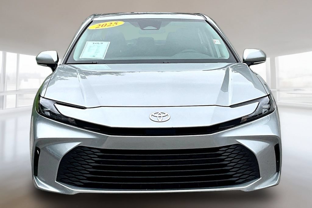 Used 2025 Toyota Camry LE FWD image 2