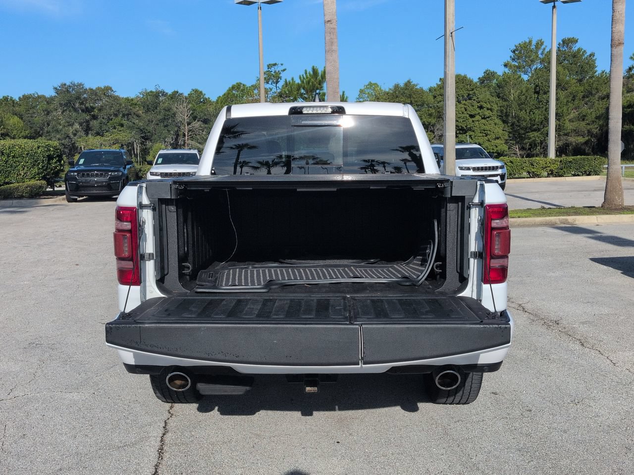 Used 2023 RAM 1500 Limited AWD/4WD image 12