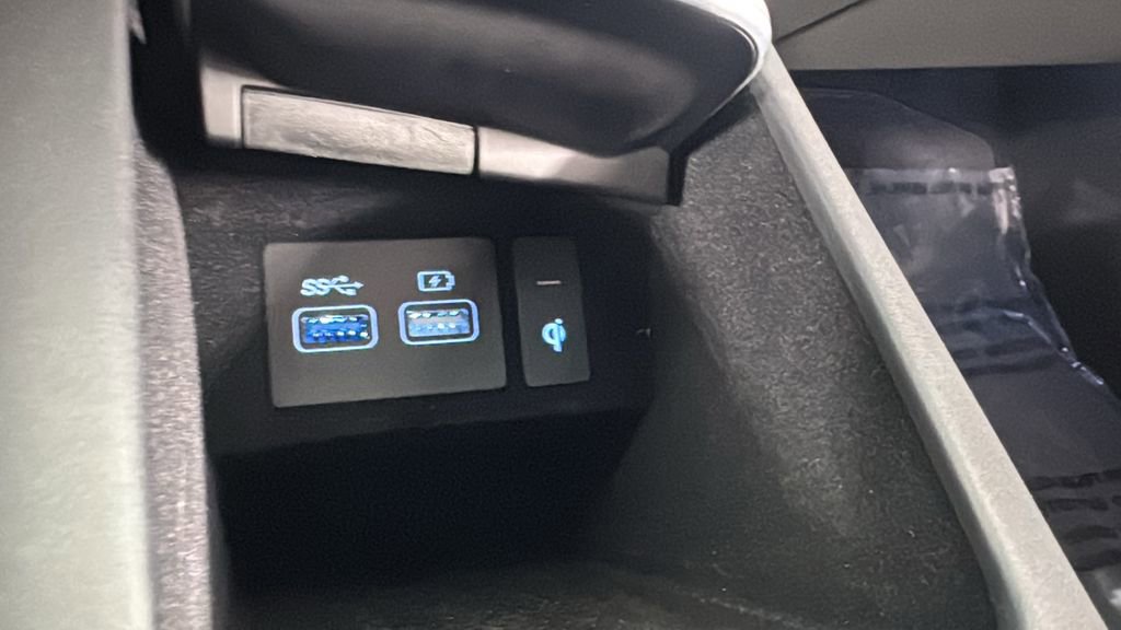 Used 2025 Genesis GV70 3.5T Sport image 28