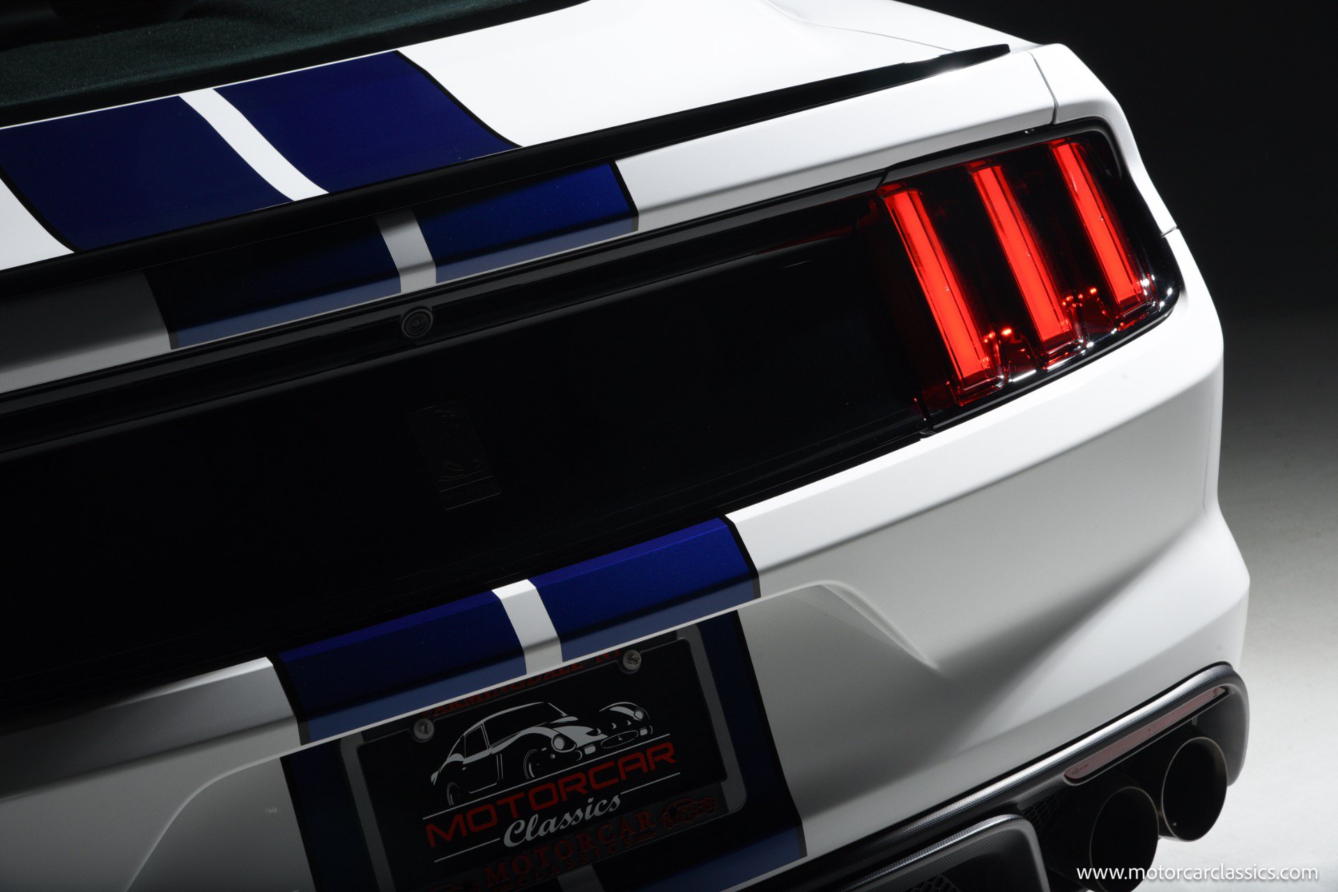 Used 2016 Ford Mustang Shelby GT350 w/ Technology Package RWD image 17