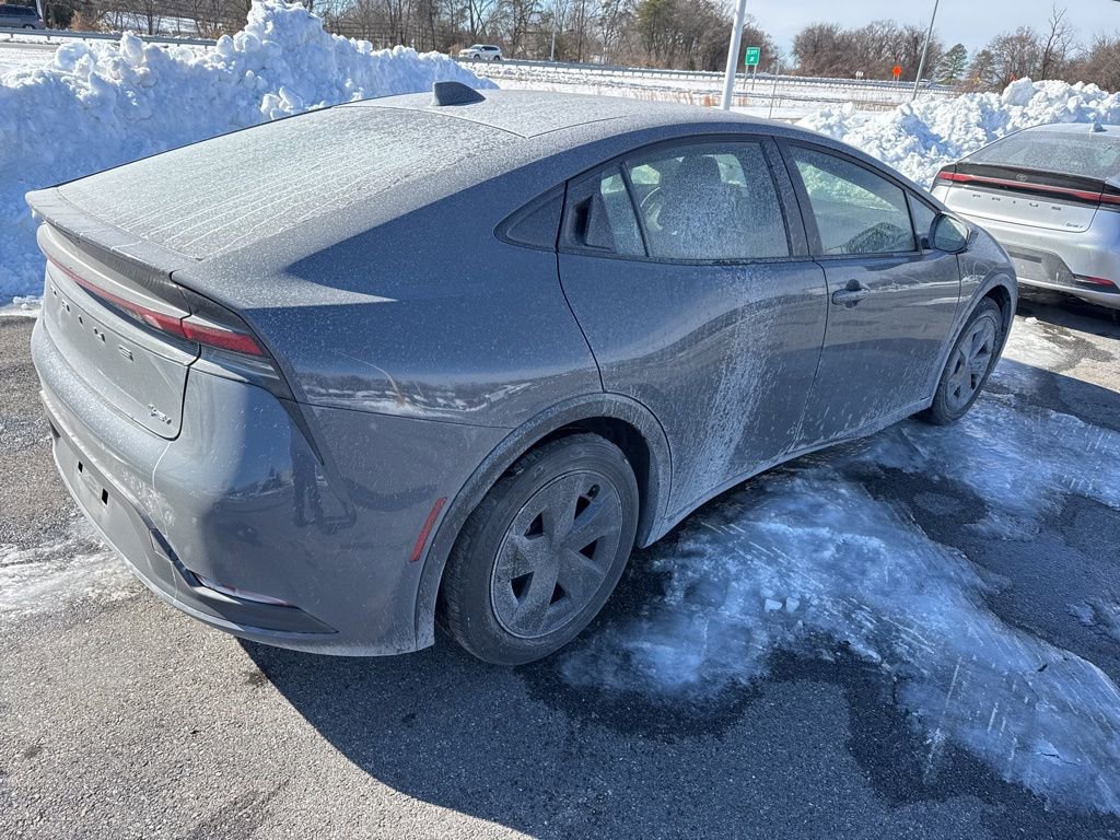 Used 2024 Toyota Prius LE image 3