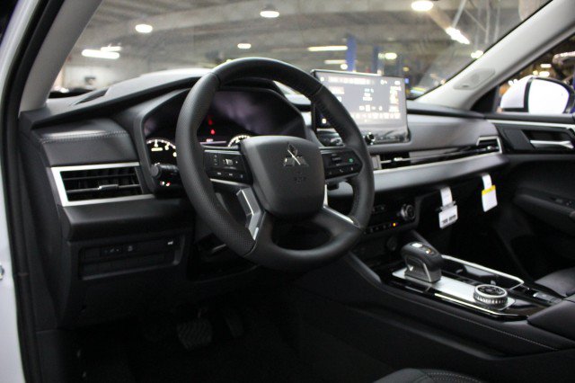 New 2026 Mitsubishi Outlander SE AWD/4WD image 5