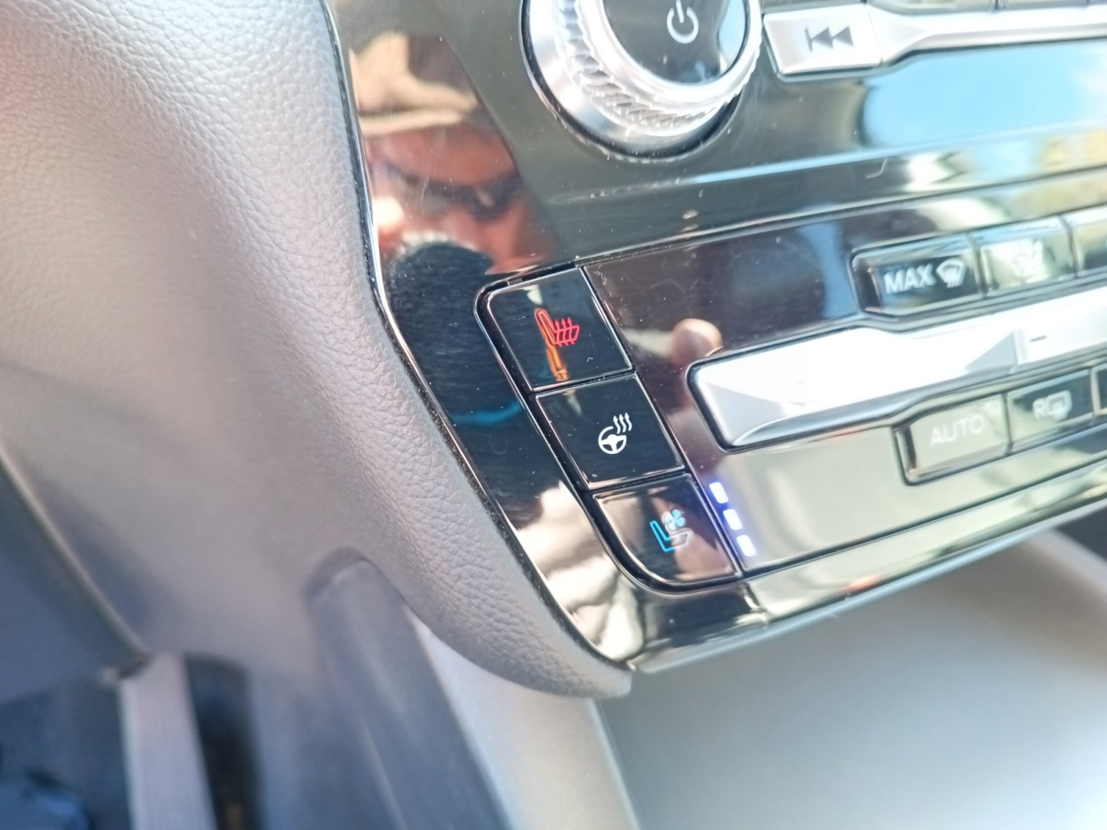 Used 2023 Ford Explorer Limited image 21