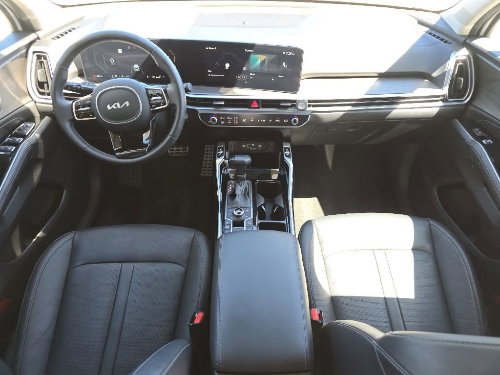 Used 2025 Kia Sorento SX AWD/4WD image 12