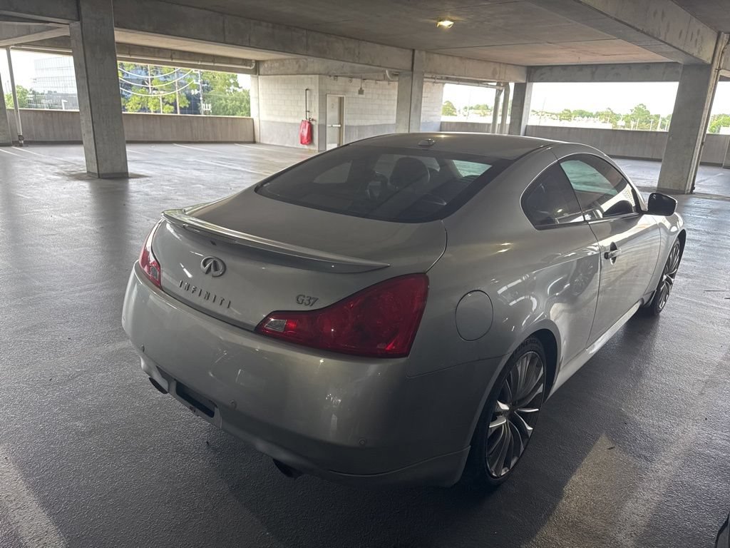 Used 2011 INFINITI G37 Journey w/ Premium Pkg RWD image 3