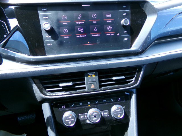 Used 2022 Volkswagen Taos SEL w/ Panoramic Sunroof Package FWD image 21