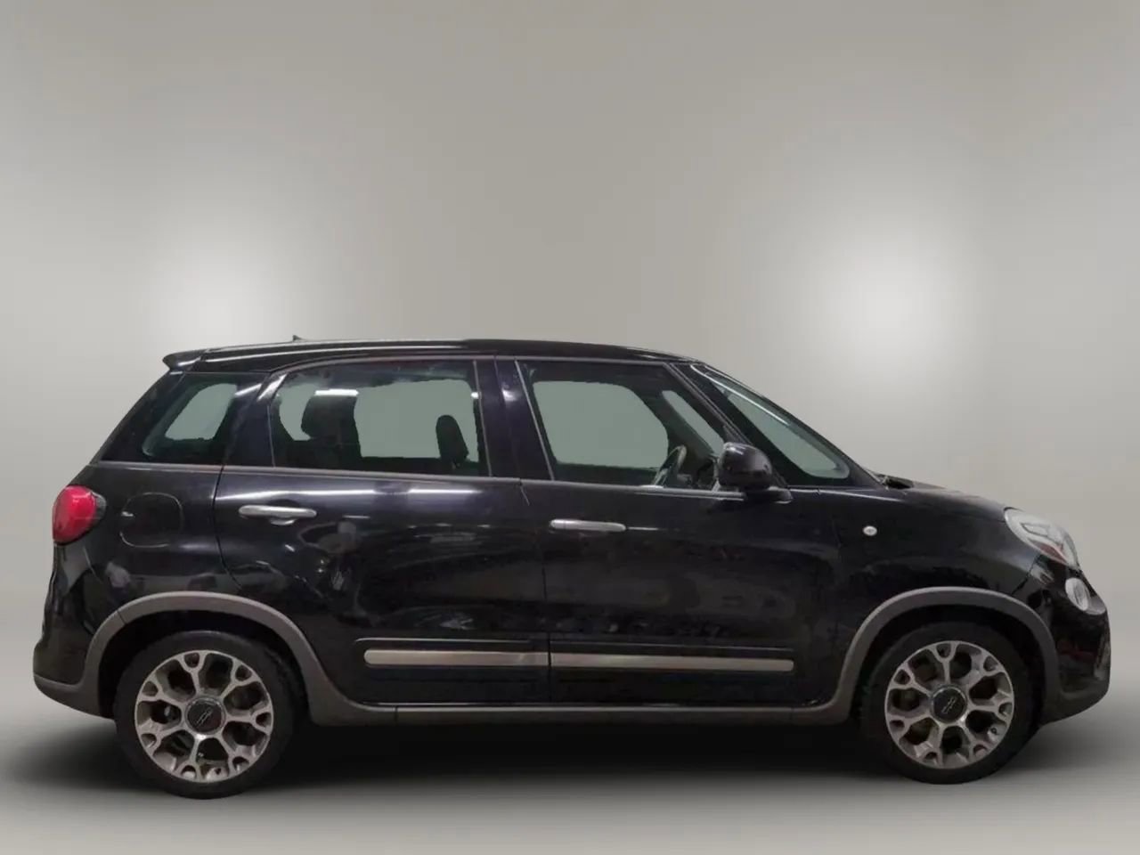 Used 2014 FIAT 500L Trekking image 2