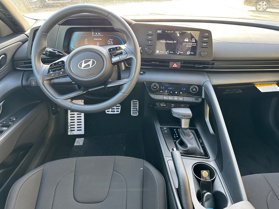 New 2026 Hyundai Elantra SEL Sport FWD image 23