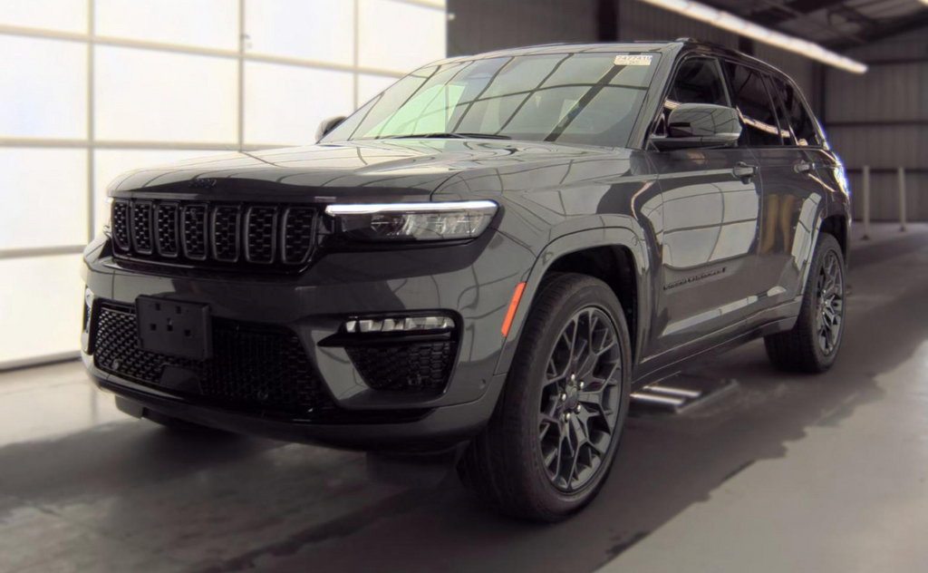 Used 2025 Jeep Grand Cherokee Summit w/ Obsidian Package
