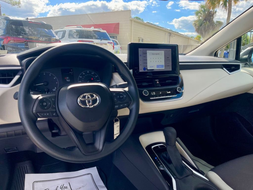 Used 2025 Toyota Corolla LE image 12