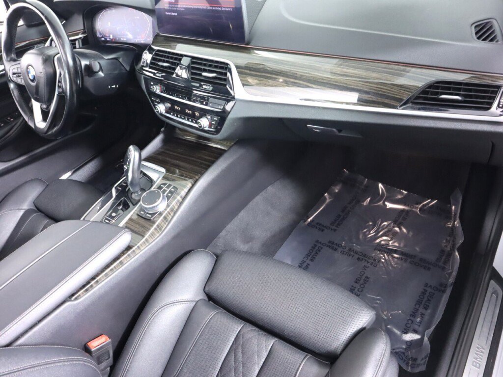 Used 2021 BMW 530i xDrive w/ Convenience Package AWD/4WD image 46