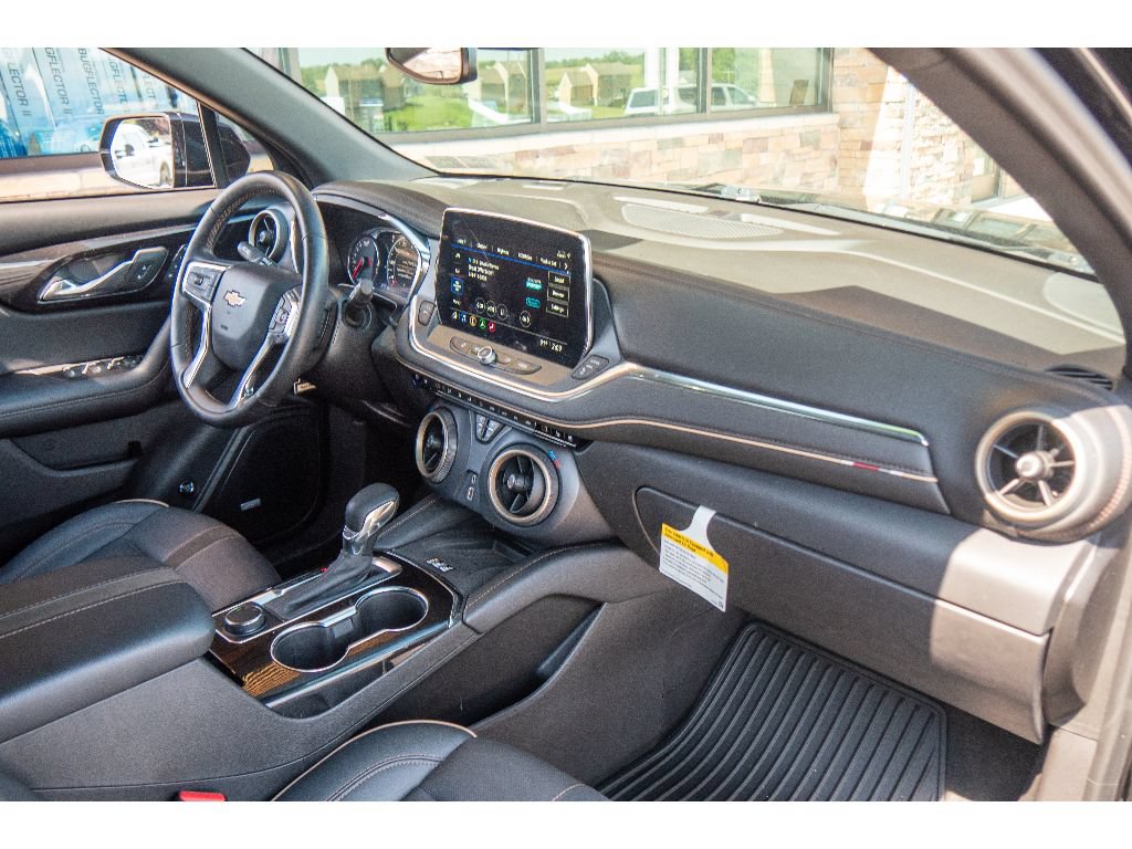Used 2024 Chevrolet Blazer Premier w/ Enhanced Convenience Package FWD image 14