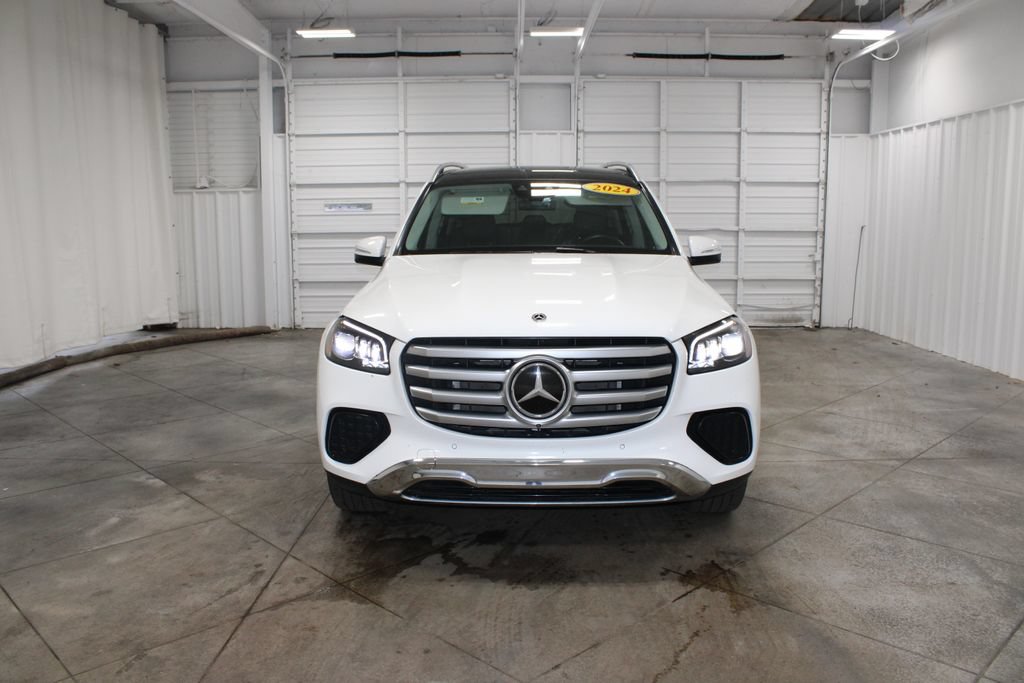 Used 2024 Mercedes-Benz GLS 450 4MATIC image 3