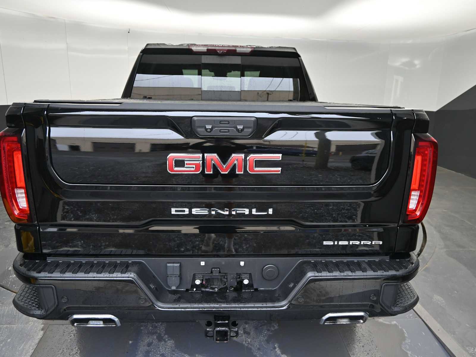 Used 2023 GMC Sierra 1500 Denali w/ Denali Reserve Package AWD/4WD image 9