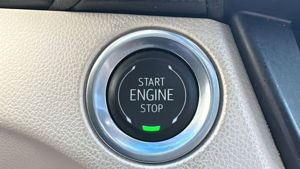 Used 2025 Cadillac CT4 Premium Luxury image 24