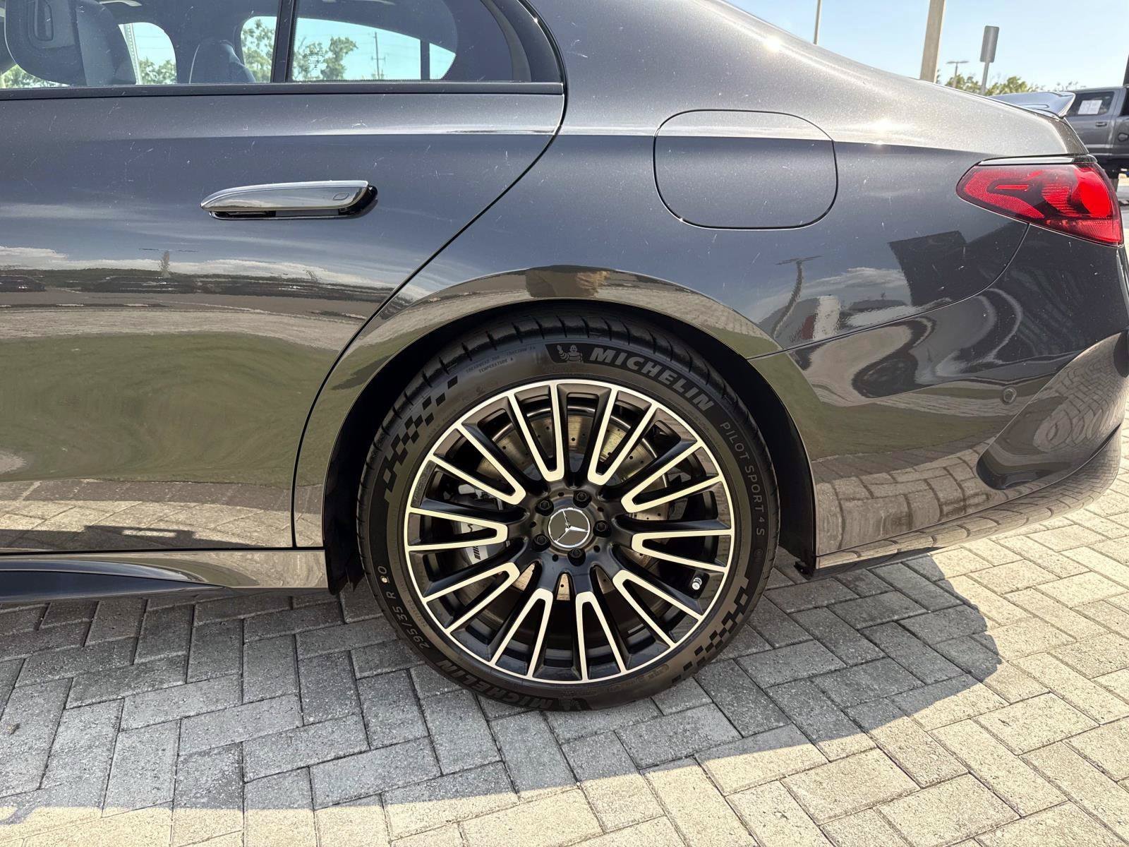 New 2026 Mercedes-Benz E 53 AMG e 4MATIC Sedan image 10