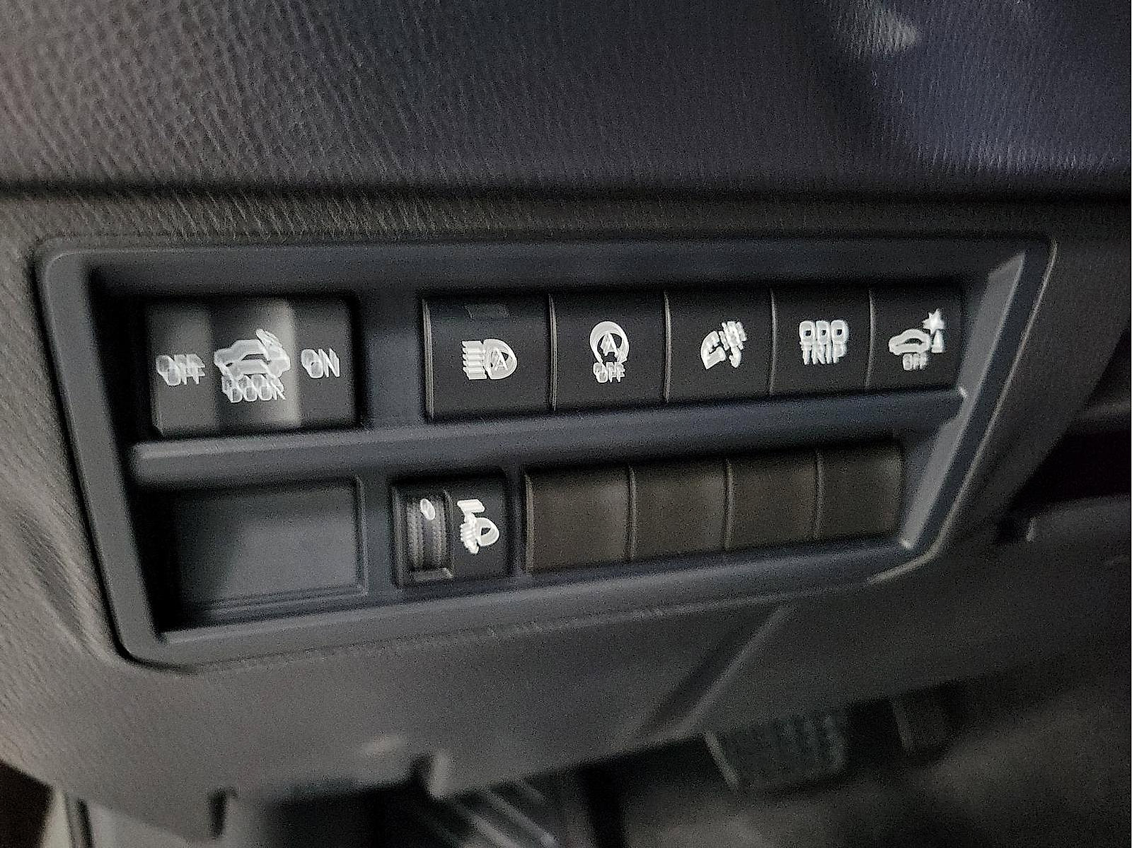 Certified 2025 Toyota Tundra SR5 w/ SR5 Convenience Package AWD/4WD image 14
