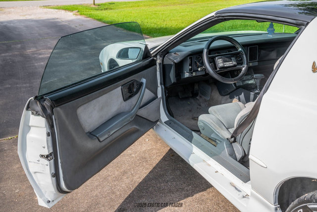 Used 1989 Pontiac Firebird Trans Am RWD image 43