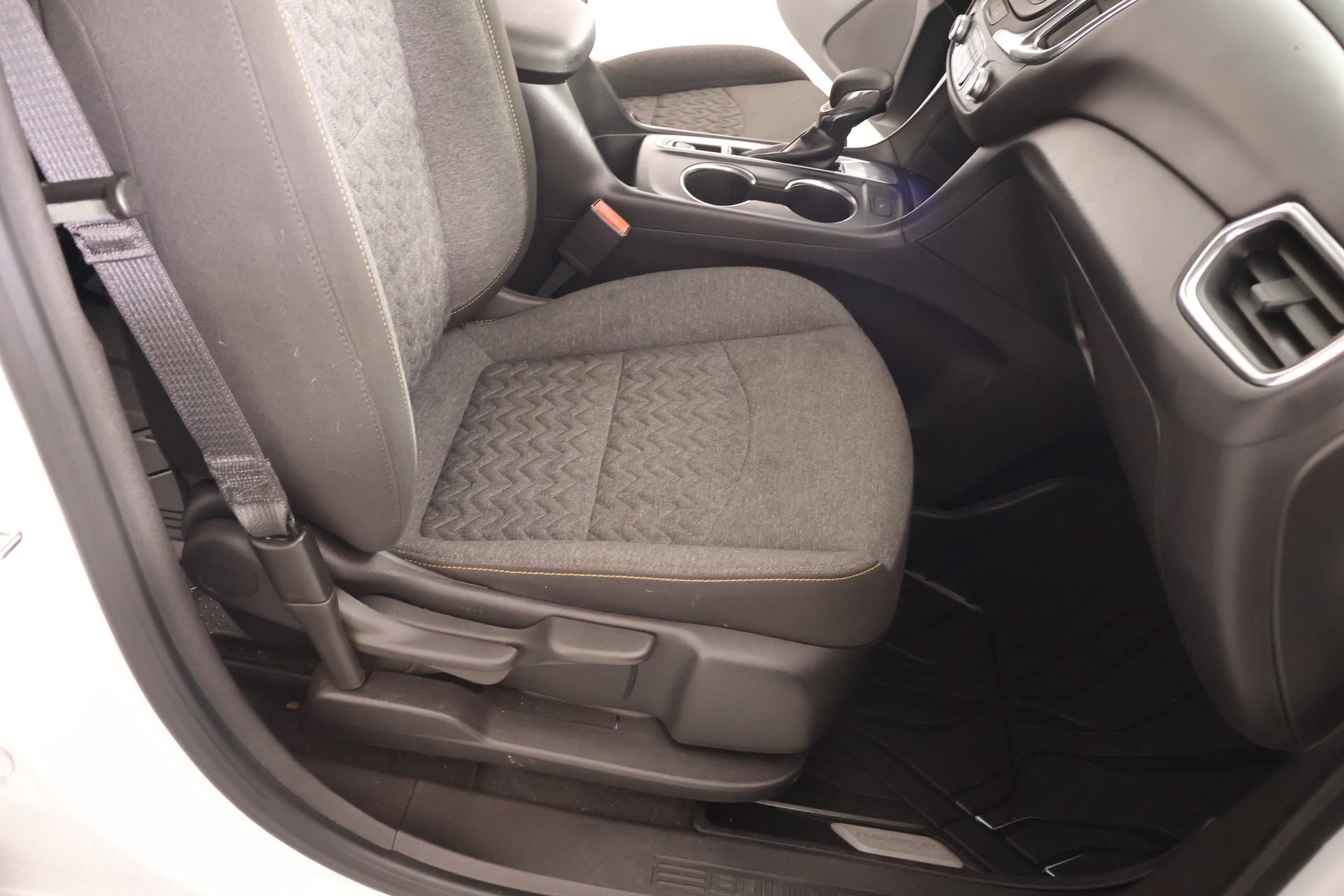Used 2023 Chevrolet Equinox LT FWD image 13