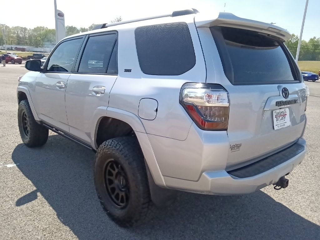 Used 2022 Toyota 4Runner SR5 image 5