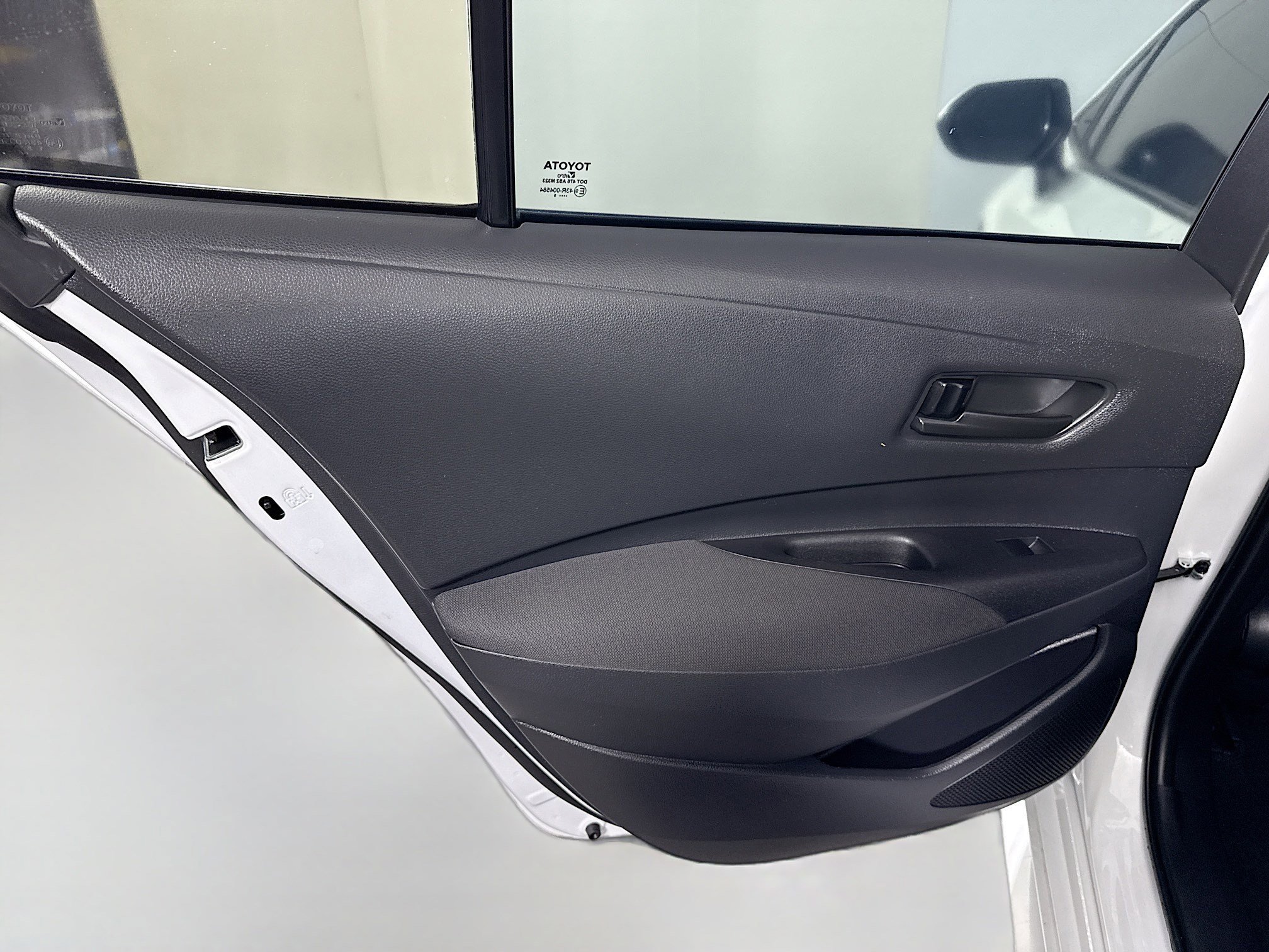 Used 2025 Toyota Corolla LE image 25