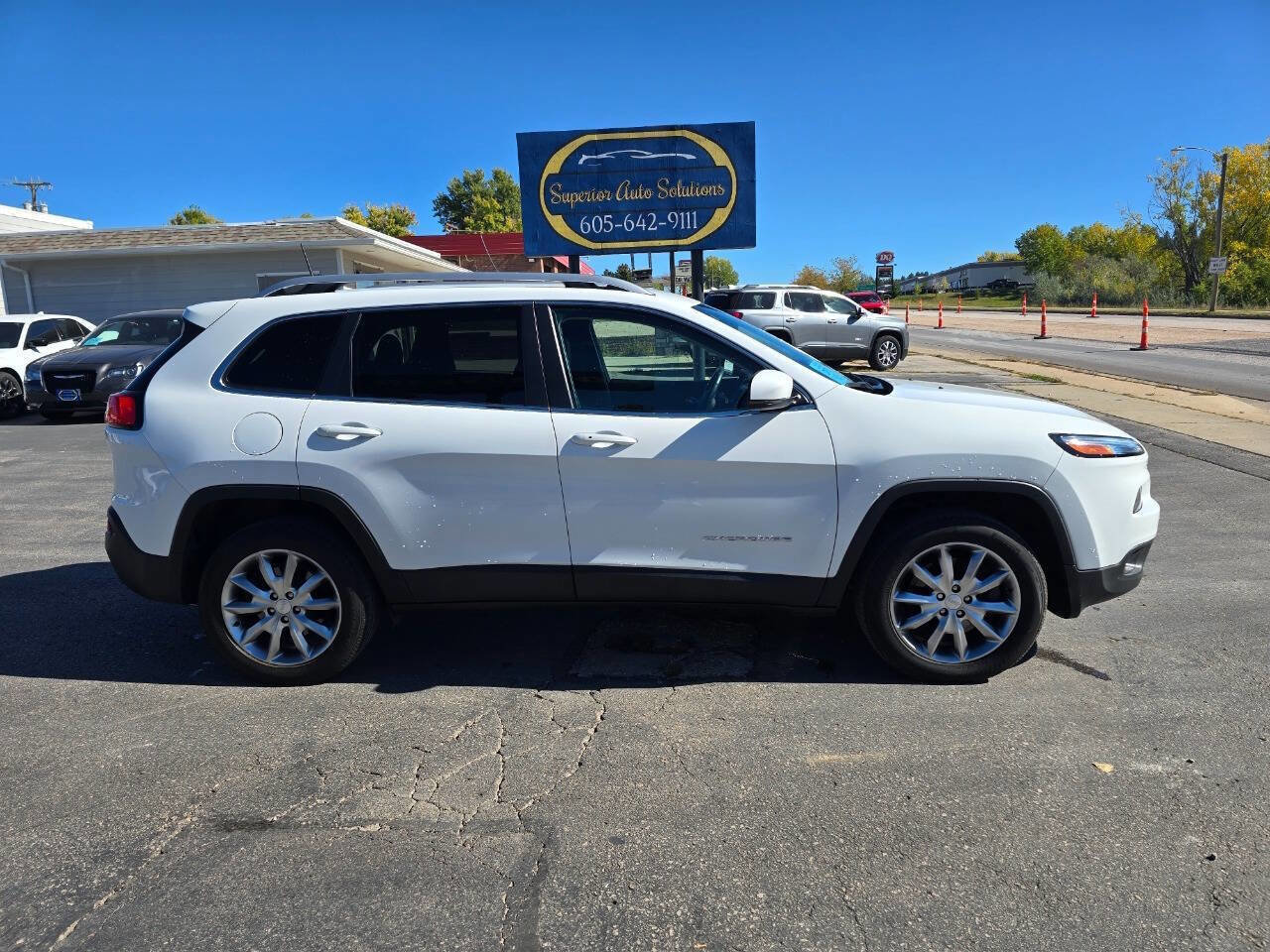 Used 2018 Jeep Cherokee Limited w/ Trailer Tow Group image 5