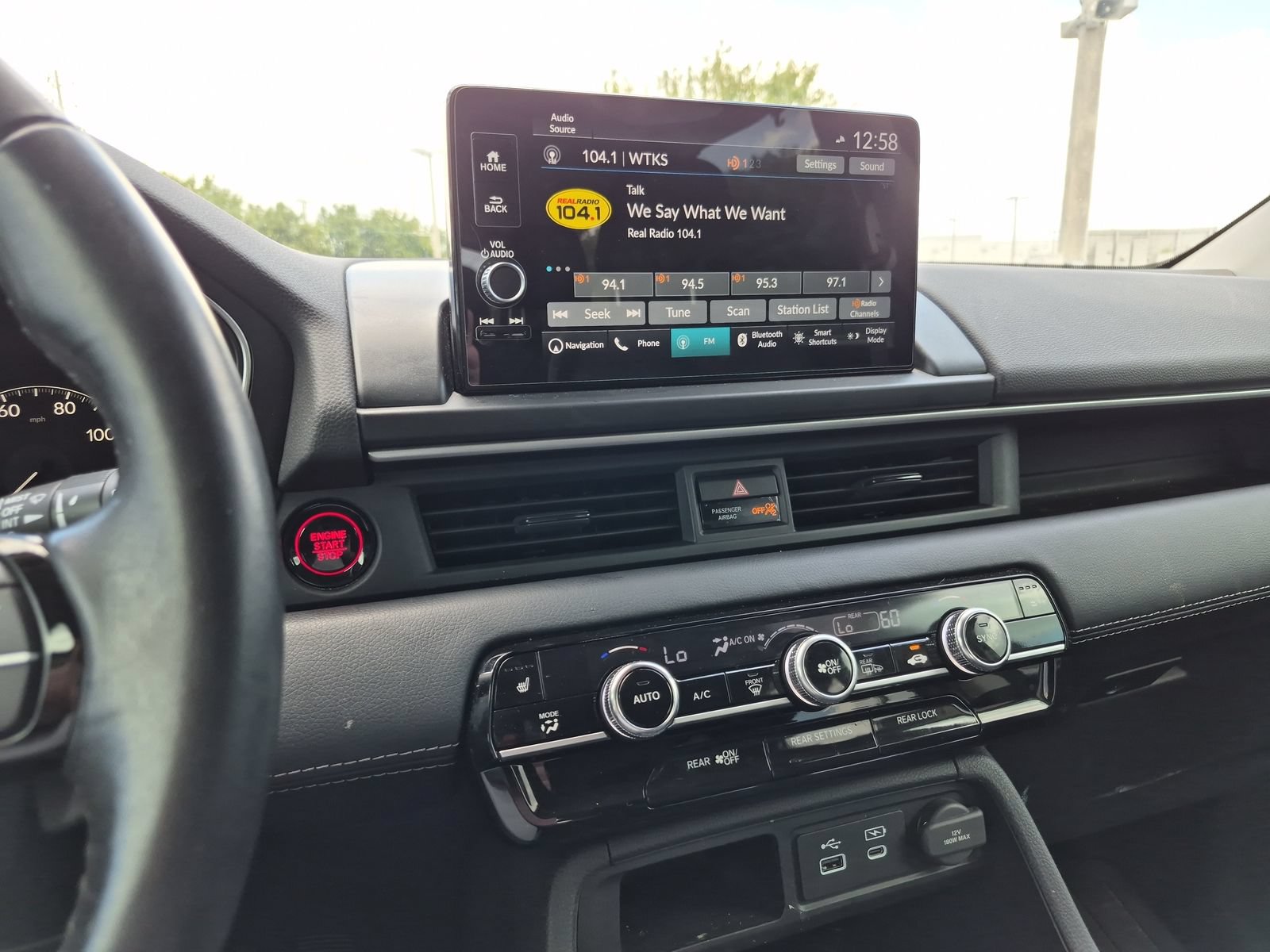 Used 2023 Honda Pilot Touring image 12