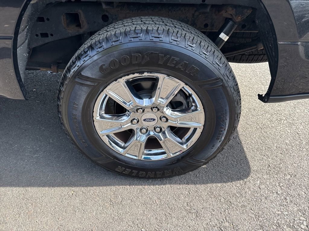 Used 2015 Ford F150 XLT w/ Equipment Group 301A Mid AWD/4WD image 8