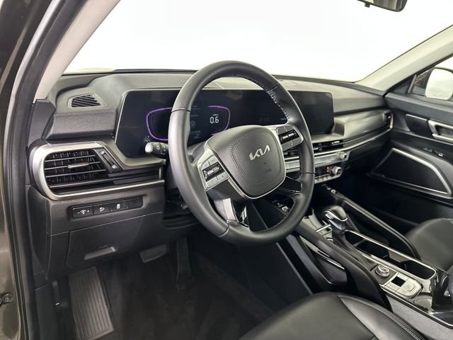Used 2024 Kia Telluride S image 13