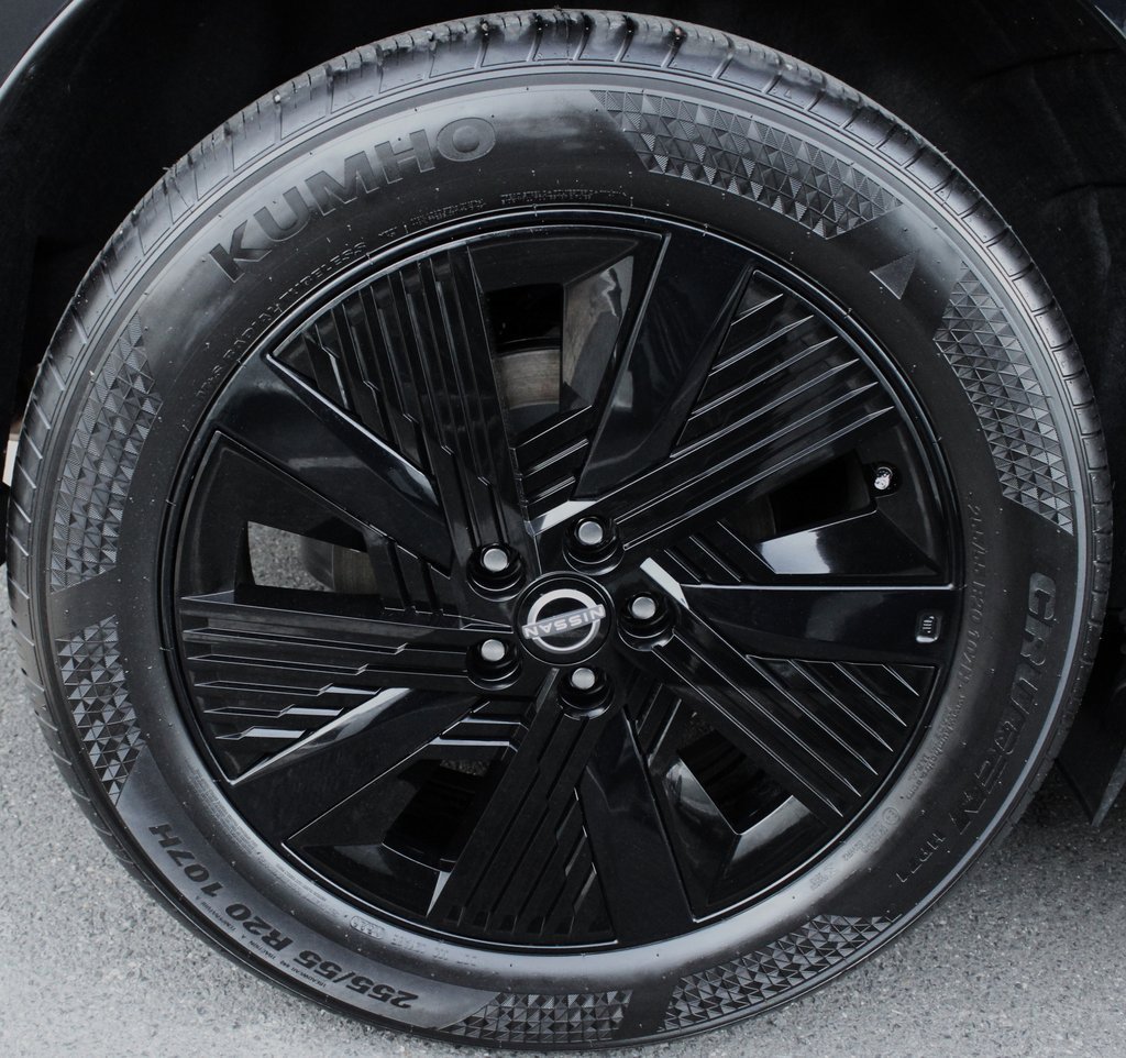 Certified 2025 Nissan Murano SV image 12