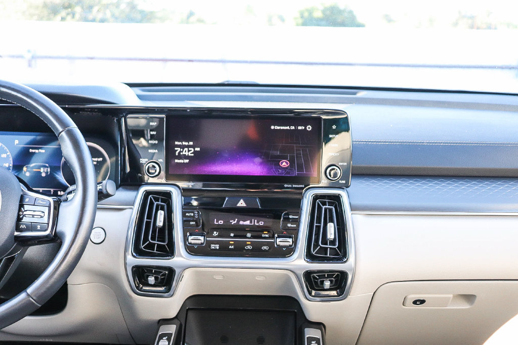 Used 2023 Kia Sorento SX Prestige AWD/4WD image 15