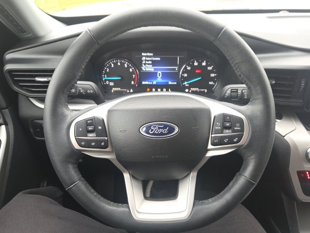 Used 2023 Ford Explorer XLT AWD/4WD image 40