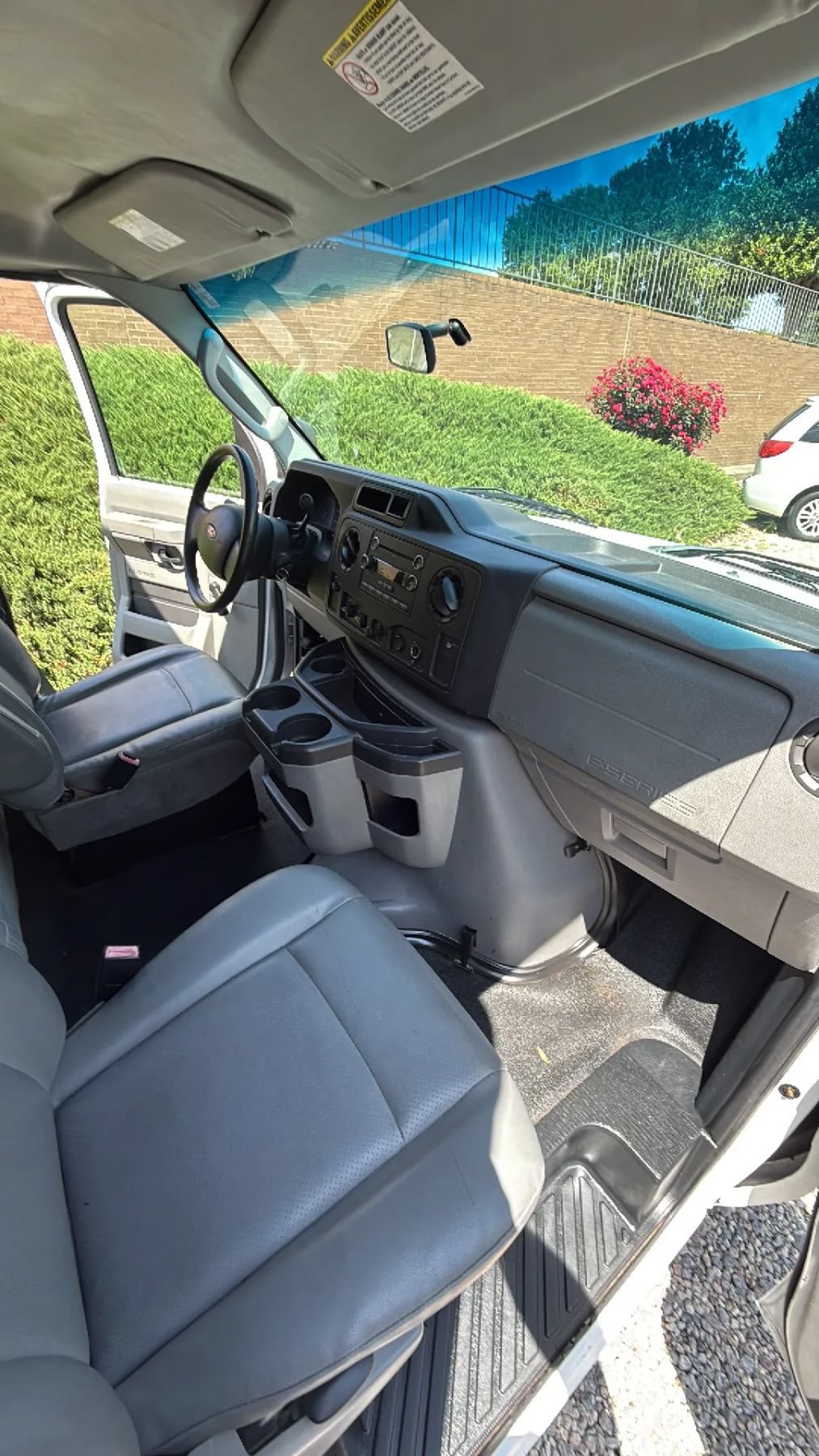 Used 2011 Ford E-450 and Econoline 450 Super Duty RWD image 31