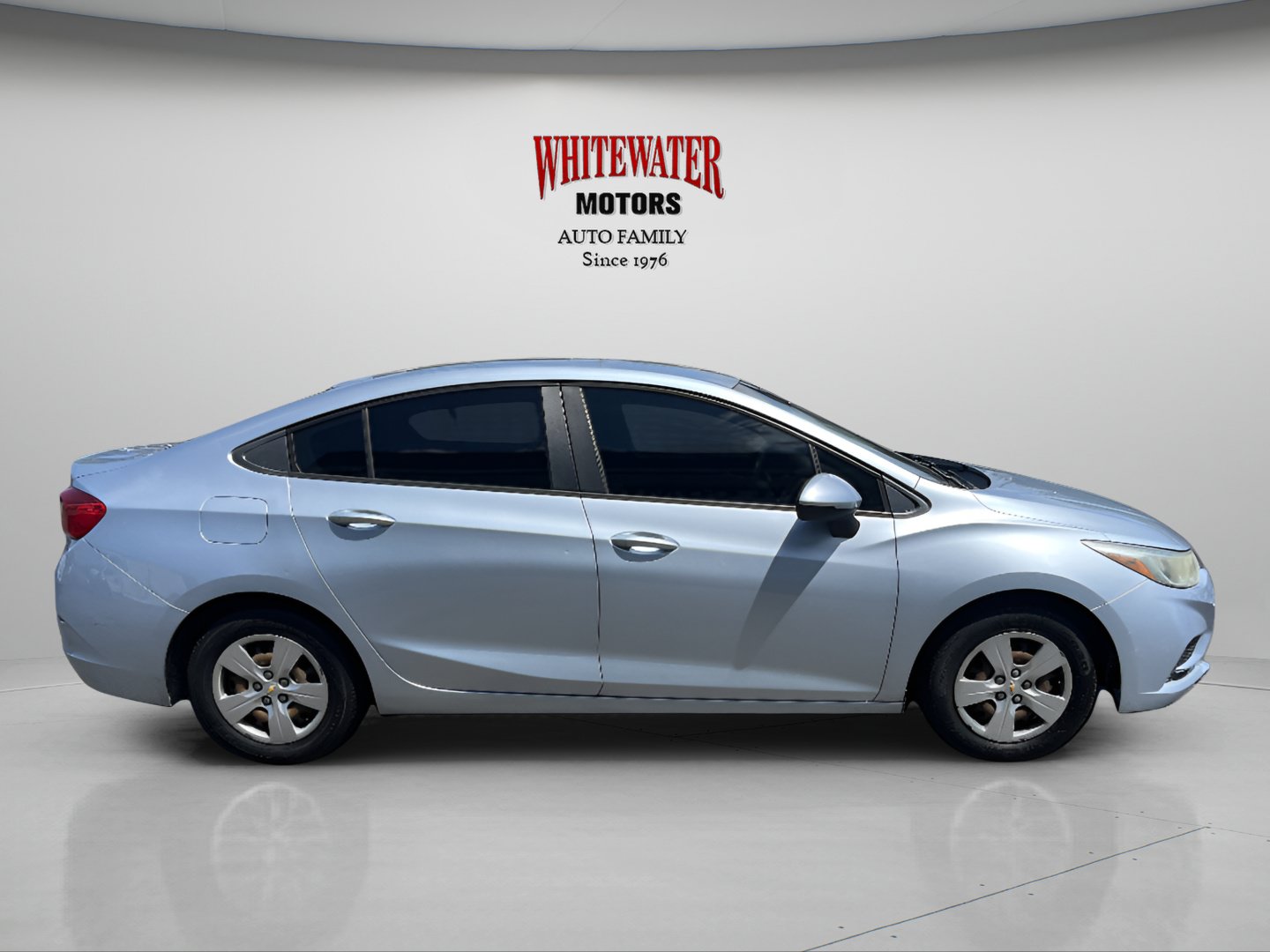 Used 2017 Chevrolet Cruze LS FWD image 4