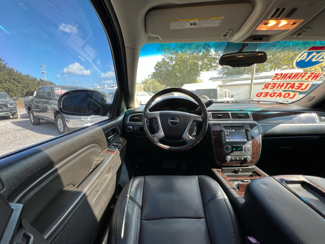 Used 2014 GMC Yukon XL Denali image 25