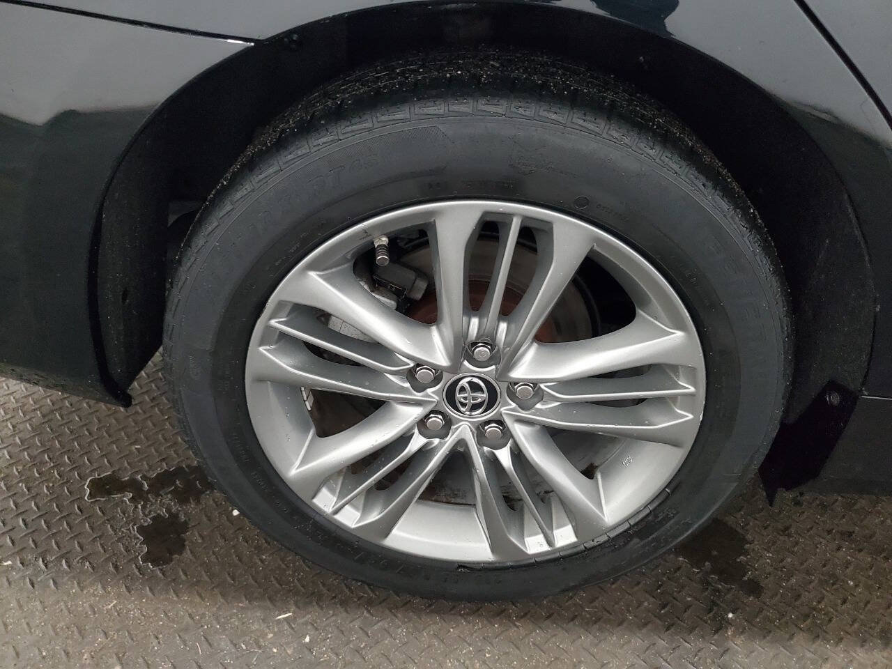 Used 2015 Toyota Camry SE FWD image 19