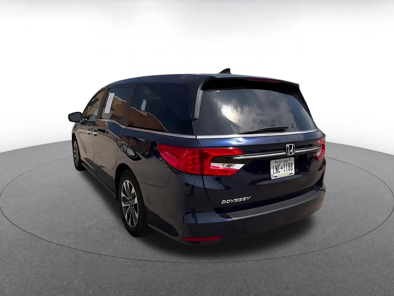 Used 2024 Honda Odyssey EX-L image 11
