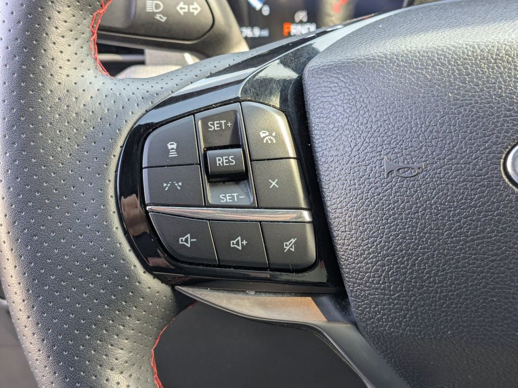 Used 2025 Ford Explorer ST-Line w/ ST-Line Street Pack AWD/4WD image 18